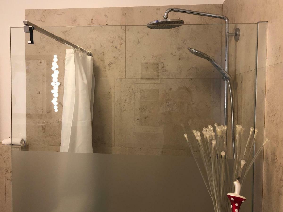 Ferienwohnung Burgenblick Mit Blick Auf リーデンブルク エクステリア 写真