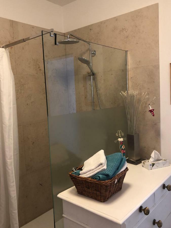 Ferienwohnung Burgenblick Mit Blick Auf リーデンブルク エクステリア 写真