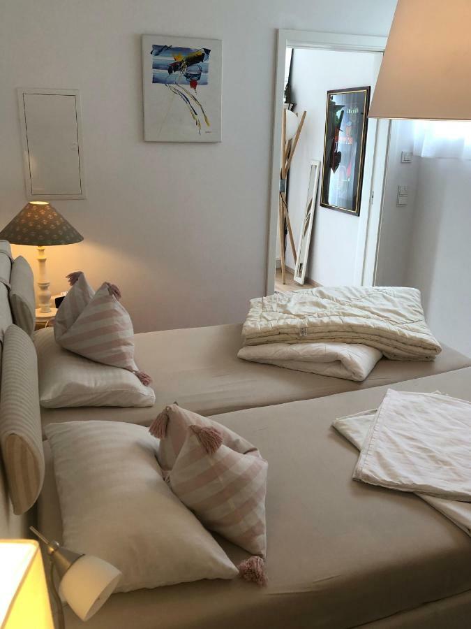Ferienwohnung Burgenblick Mit Blick Auf リーデンブルク エクステリア 写真